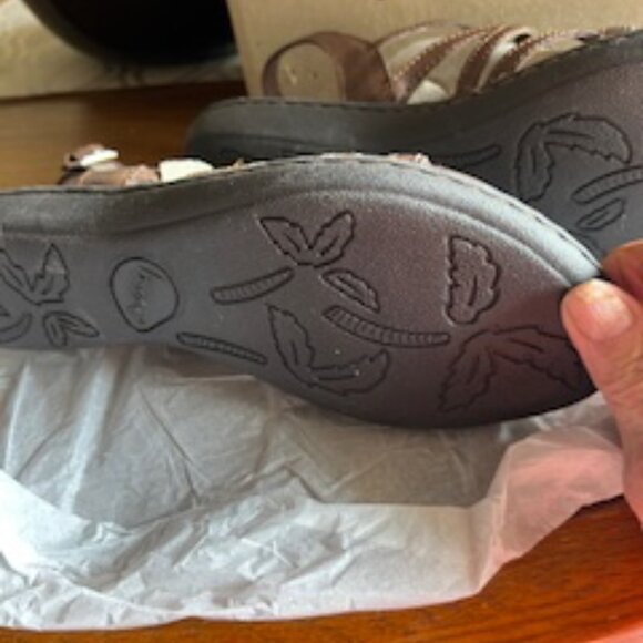 B.O.C. Womens Sandals Brown Size 9 New in Box - Picture 3 of 5
